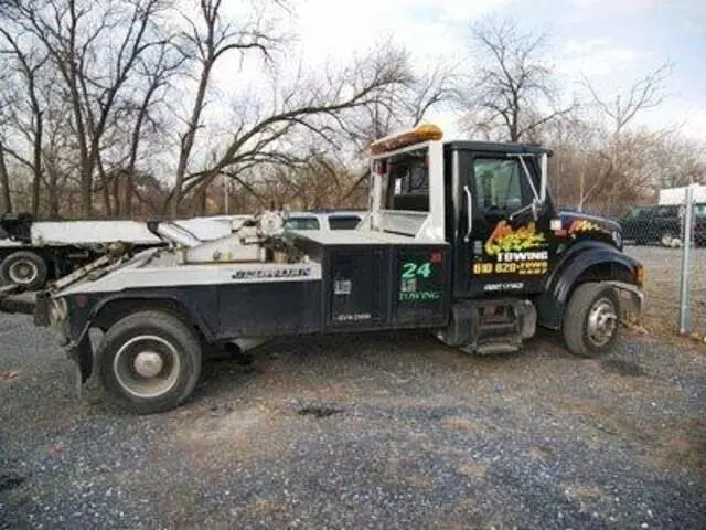 Azar Towing