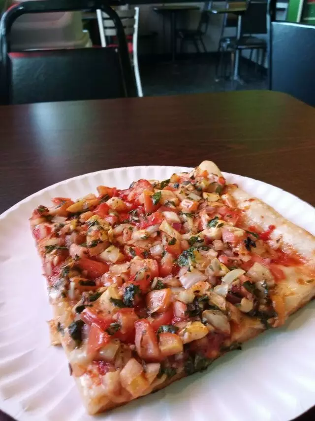 Drake&apos;s Pizza