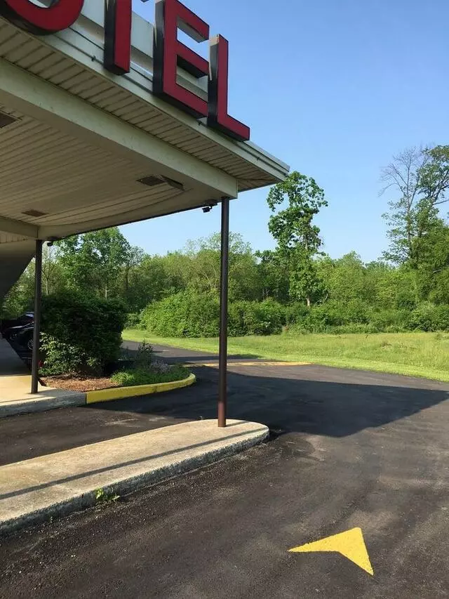 Allenwood Motel