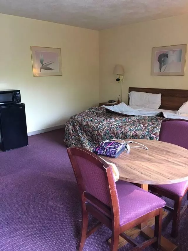 Allenwood Motel